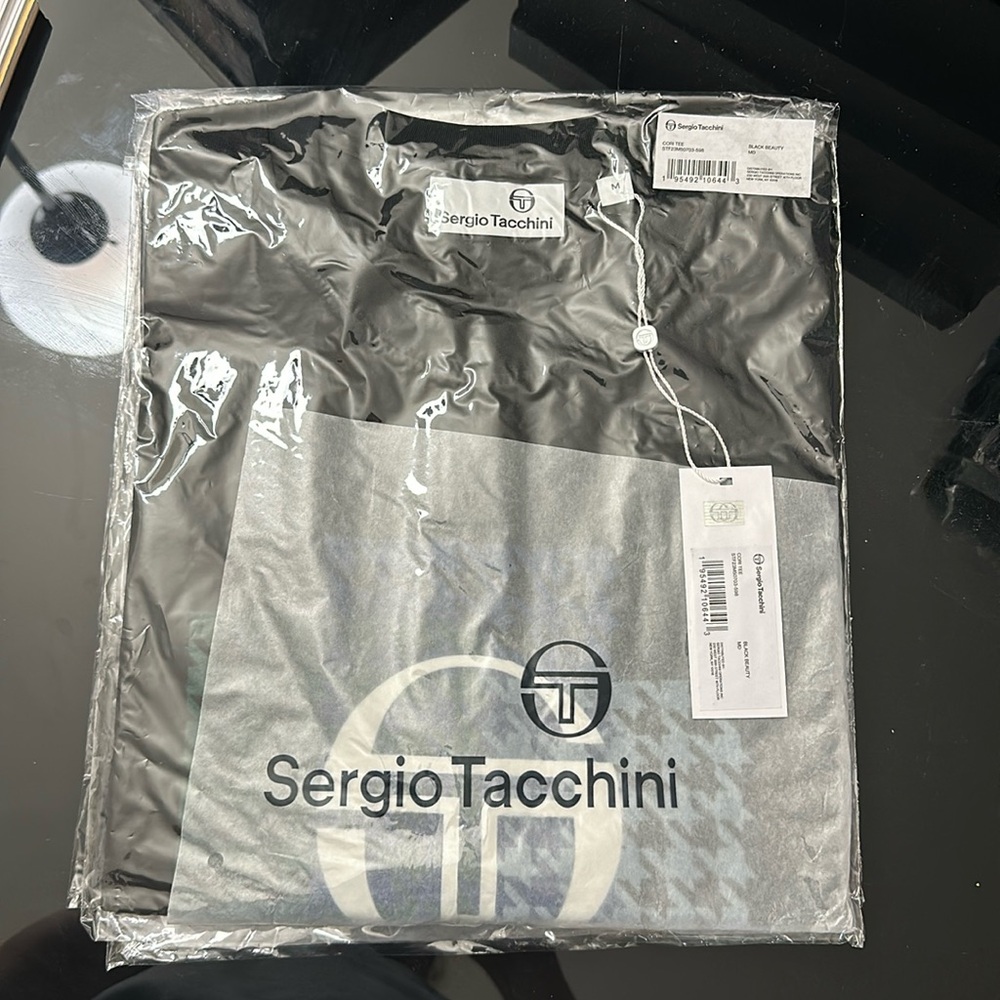 Black men or women t shirt original Italian brand Sergio Tacchini